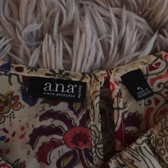 Blouse - Picture 2 of 3